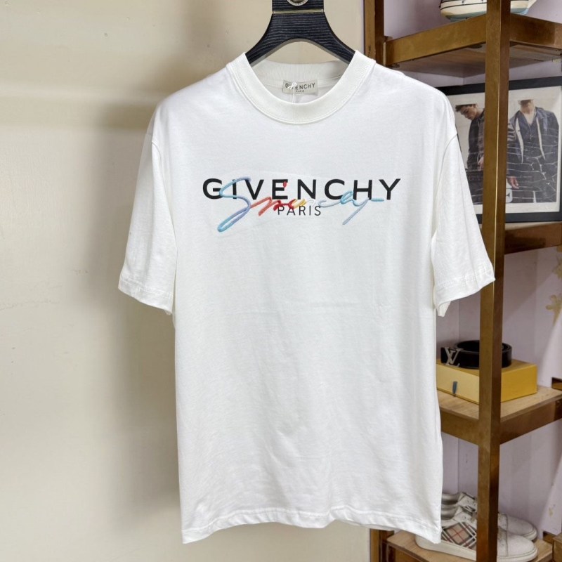 GIVENCHY